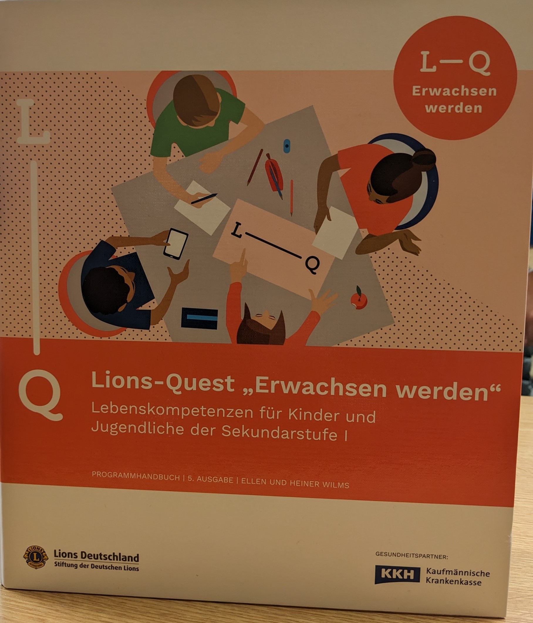 Ordner_LQ EW 1.jpg Ansicht Ordner Erwachsen werden